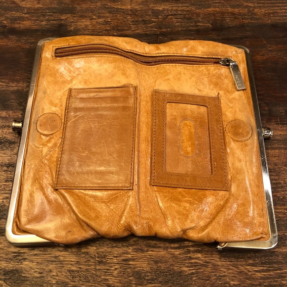 HOBO Handbags - 🎁 with Purchase - HOBO Lauren Clutch - Brown